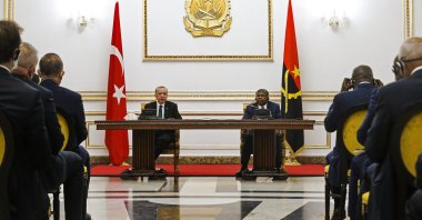 President Recep Tayyip Erdoğan (L) and President of Angola, Joao Manuel Goncalves Lourenco (R), hold a joint press conference after their meeting at the presidential palace in Luanda, Angola, Oct. 18, 2021. (Turkish Presidential Press service via AFP)