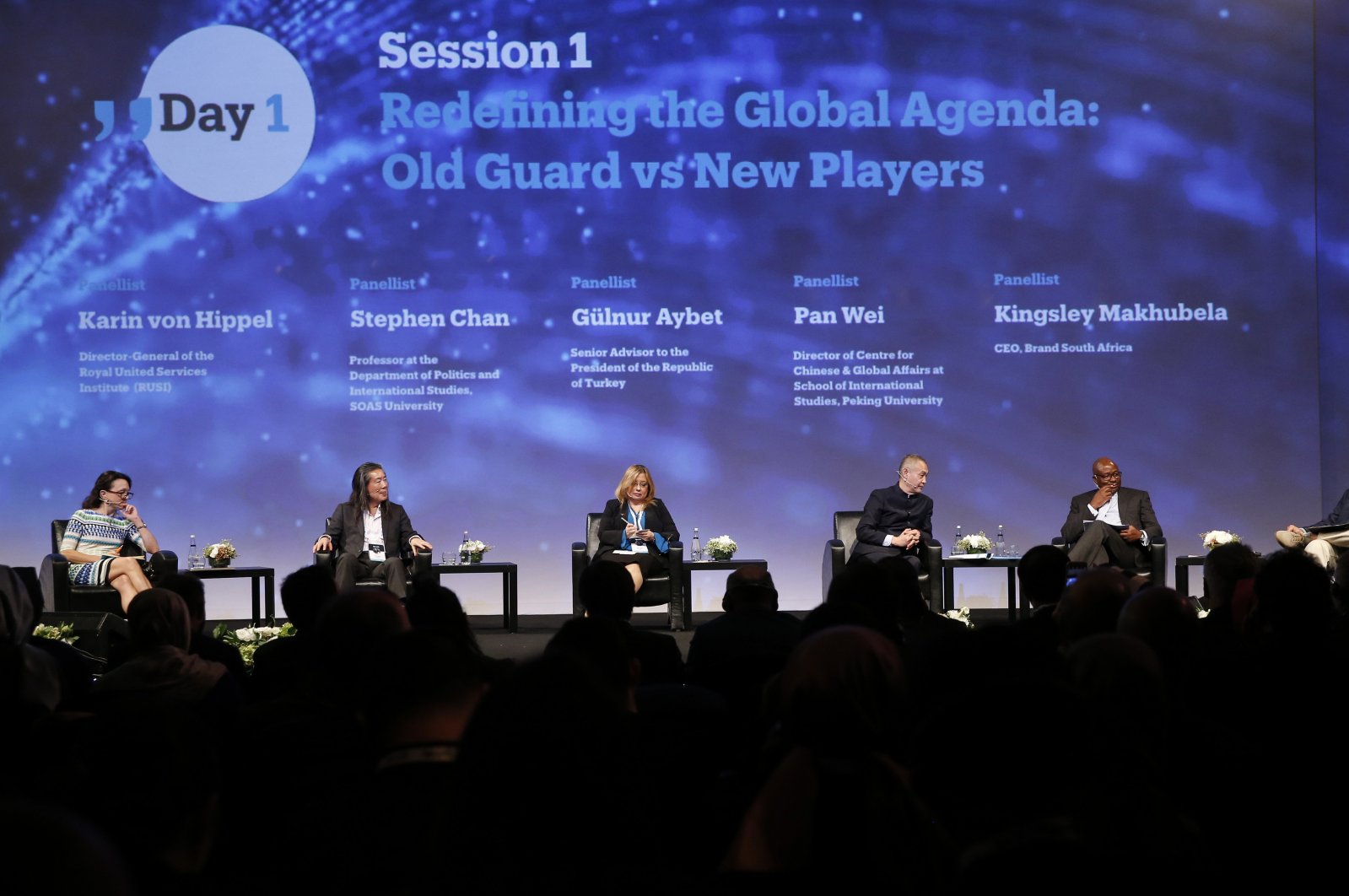 Speakers discuss global agenda in a panel at the TRT World Forum, Oct. 19, 2017. (AA Photo)