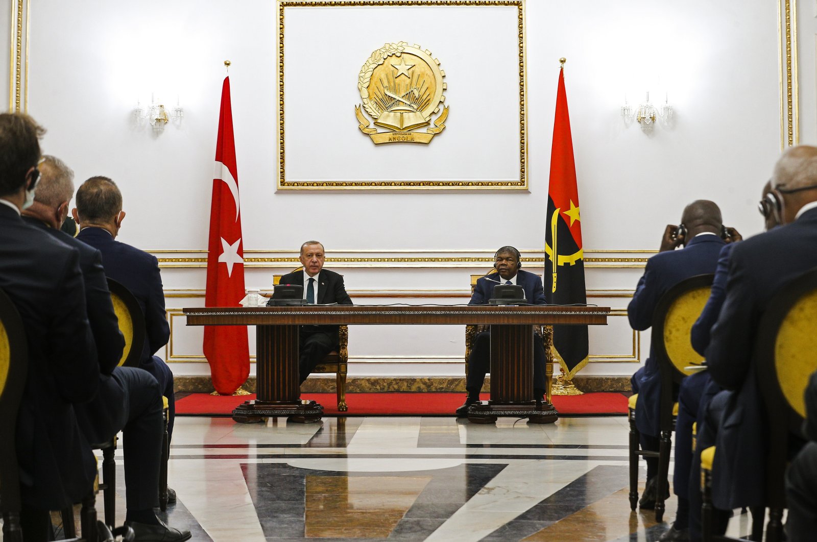 President Recep Tayyip Erdoğan (L) and President of Angola, Joao Manuel Goncalves Lourenco (R), hold a joint press conference after their meeting at the presidential palace in Luanda, Angola, Oct. 18, 2021. (Turkish Presidential Press service via AFP)
