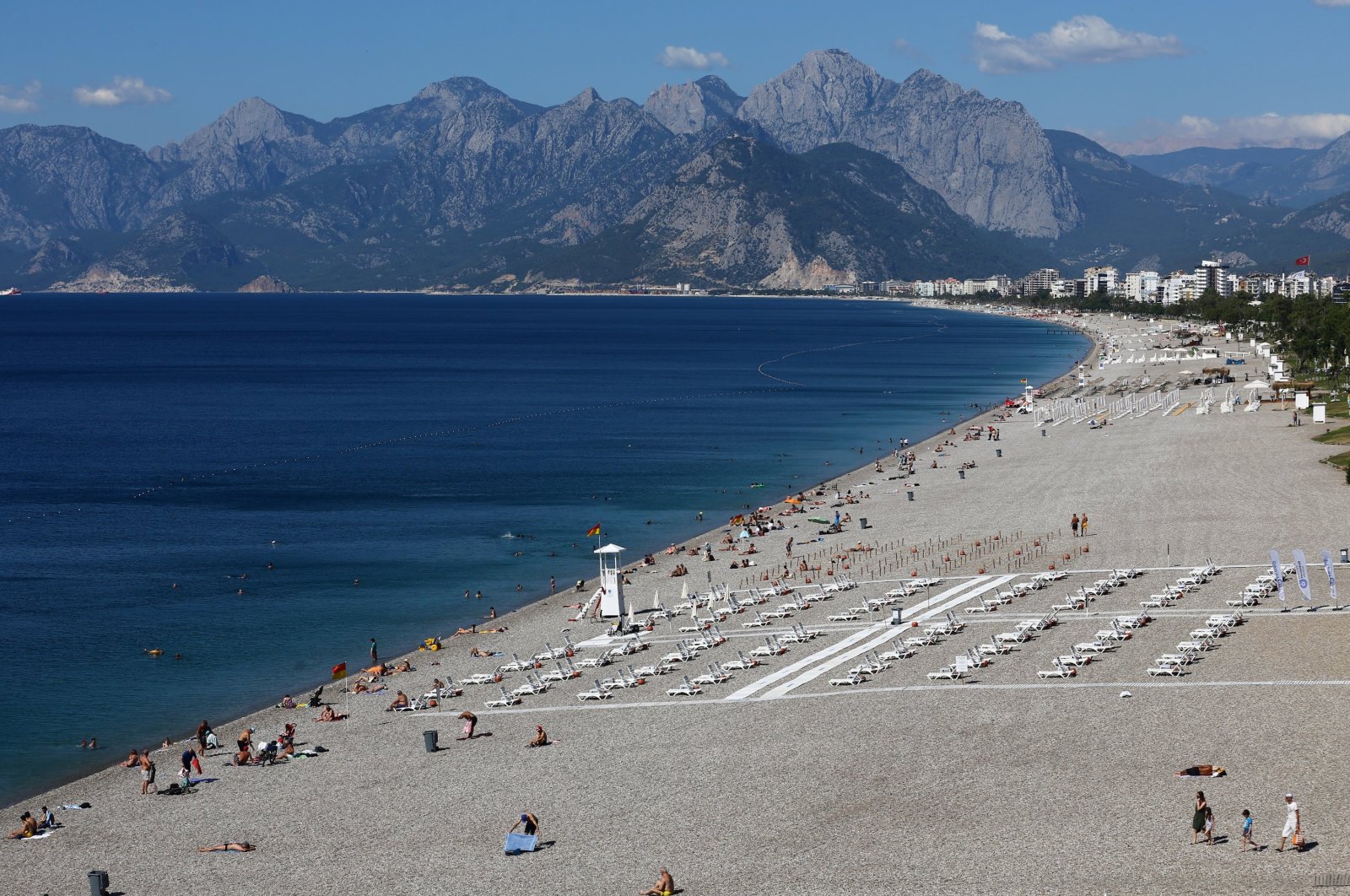 Konyaaltı beach amid the COVID-19 outbreak, in the southern resort city of Antalya, Turkey, June 19, 2020. (Reuters Photo)