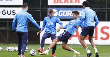 Fenerbahçe players attend a training session ahead of a Süper Lig match against Trabzonspor, Istanbul, Turkey, Oct. 14, 2021. (IHA Photo)