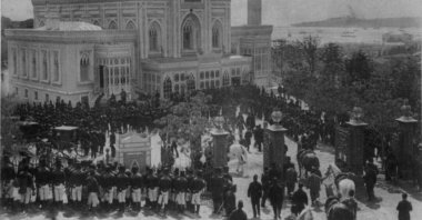 A general view from Sultan Abdülhamid II’s Friday prayer procession at the Hamidiye Mosque. (Wikimedia Photo)