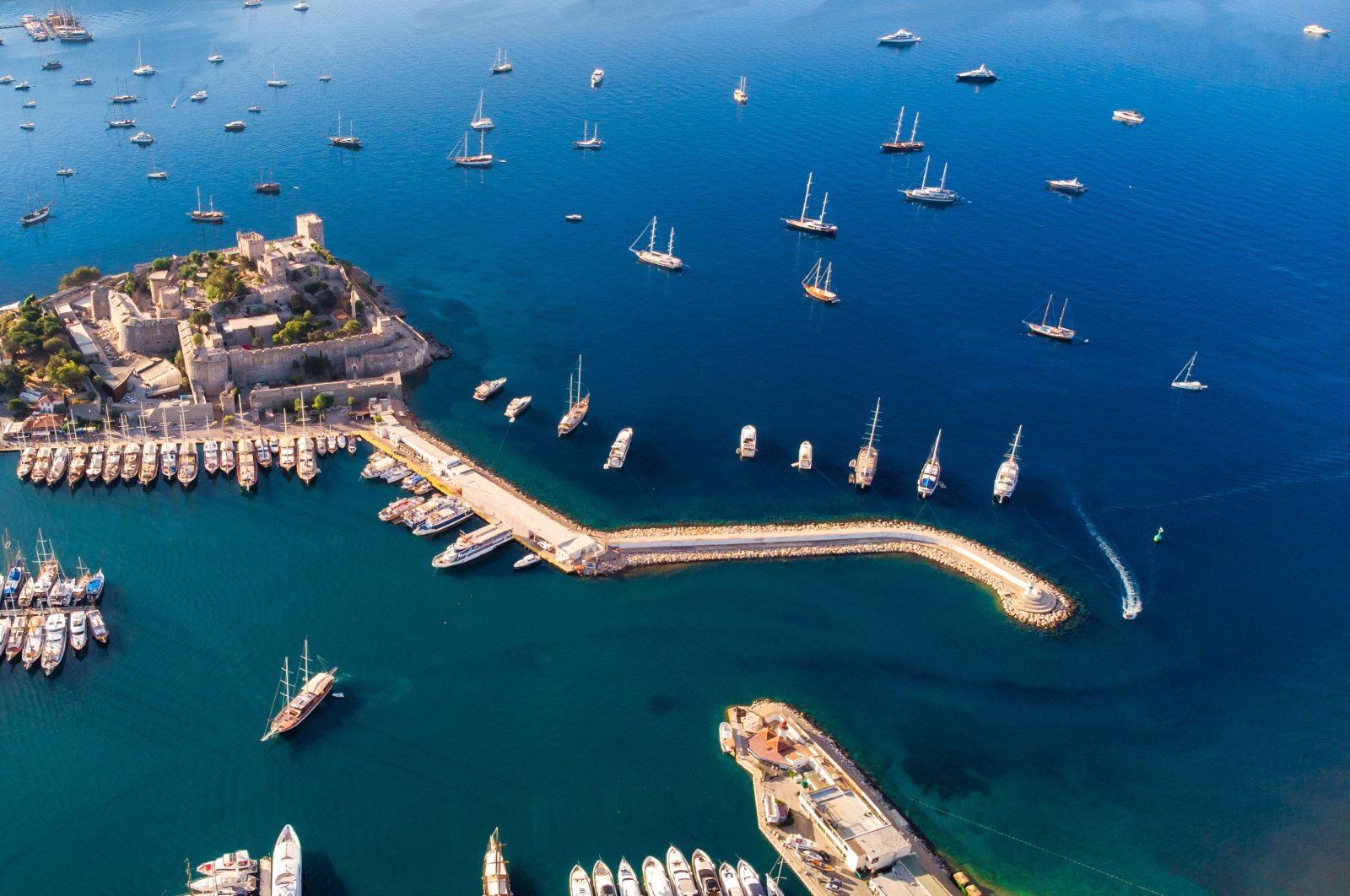 Aerial view of Saint Peter Castle and marina in Bodrum. (Shutterstock Photo) 