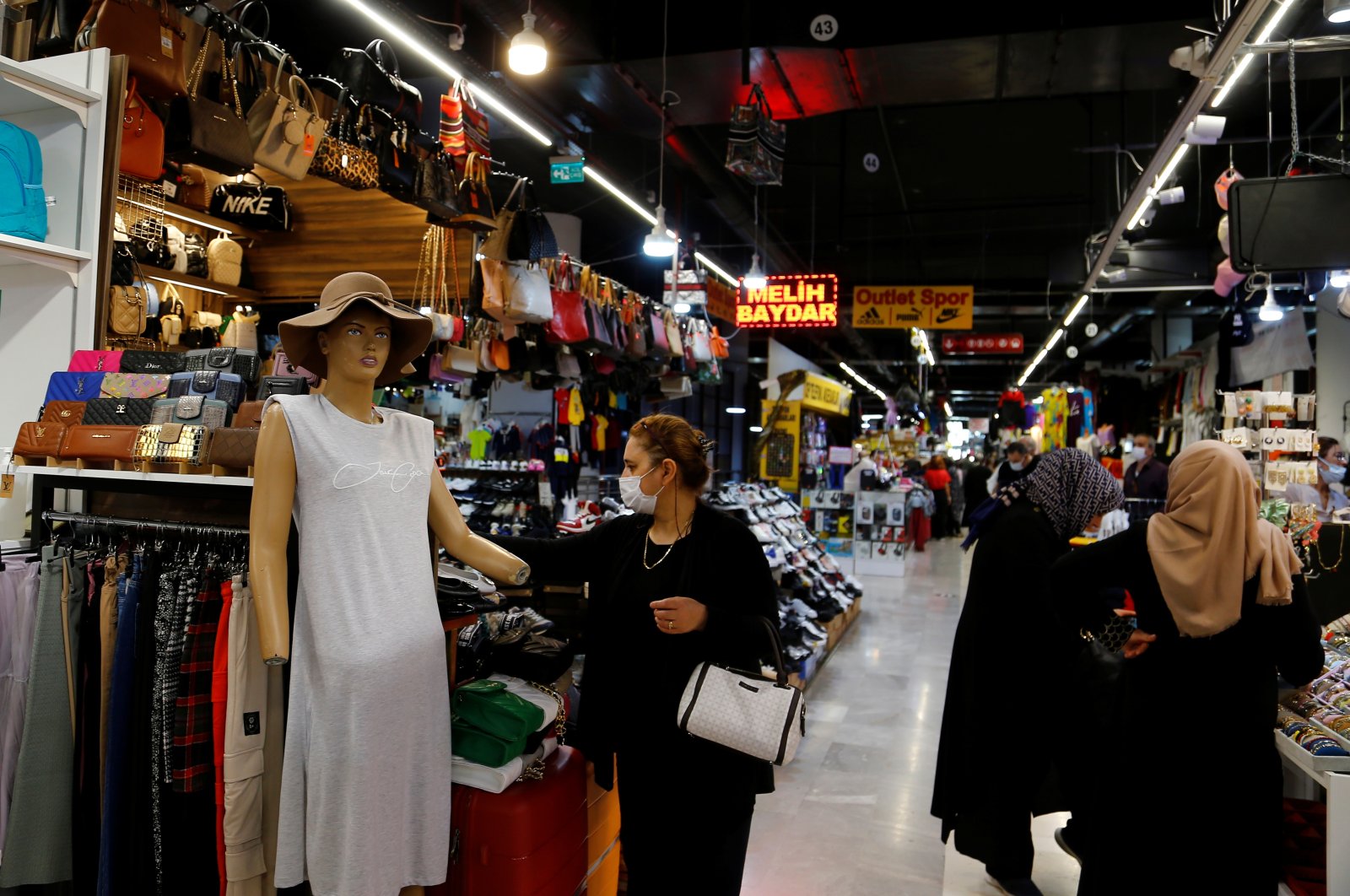 People shop in a market in Ankara, Turkey, Sept. 28, 2021. (Reuters Photo)