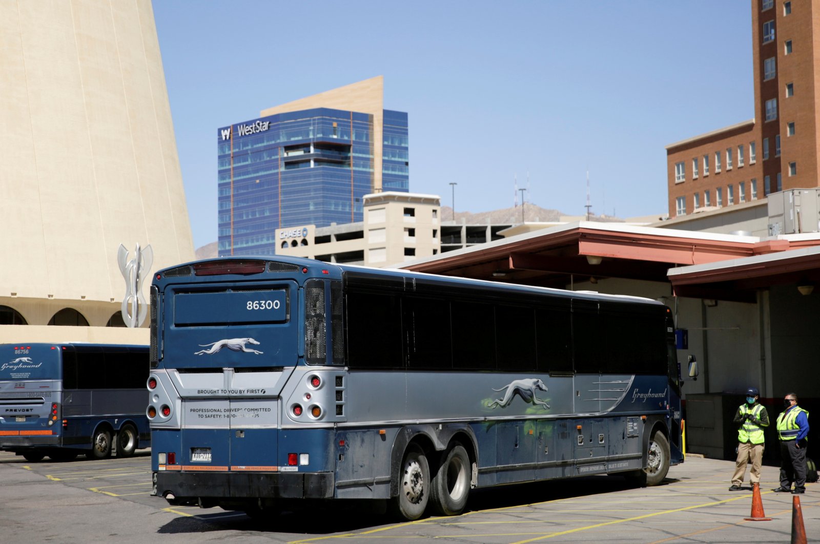 Buses are parked at the Greyhound bus station, in El Paso, Texas, U.S. March 5, 2021. (Reuters Photo)