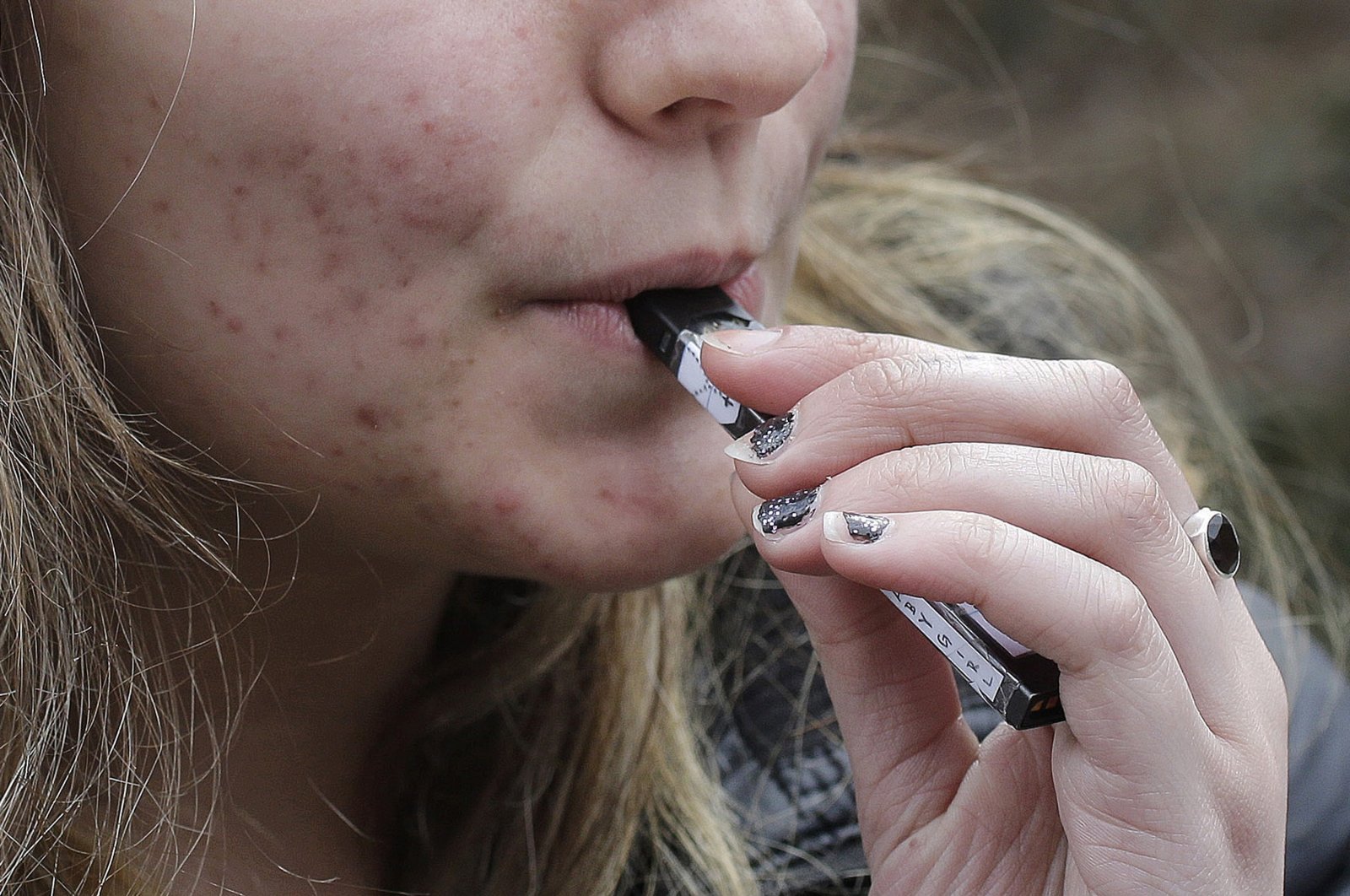 After a smoking ban in public places in 2009, Turkey recently imposed a ban on the sale and export of electronic cigarettes, which are considered just as harmful as smoked tobacco. (AP PHOTO)