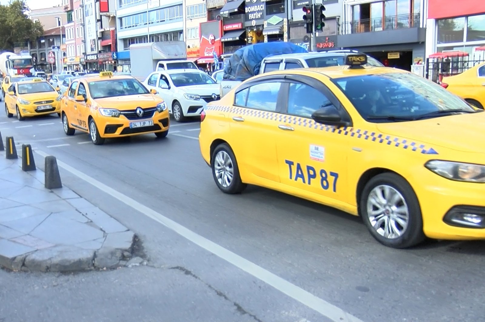 Taxis on a street in Istanbul, Turkey, Oct. 25, 2021. (DHA Photo)