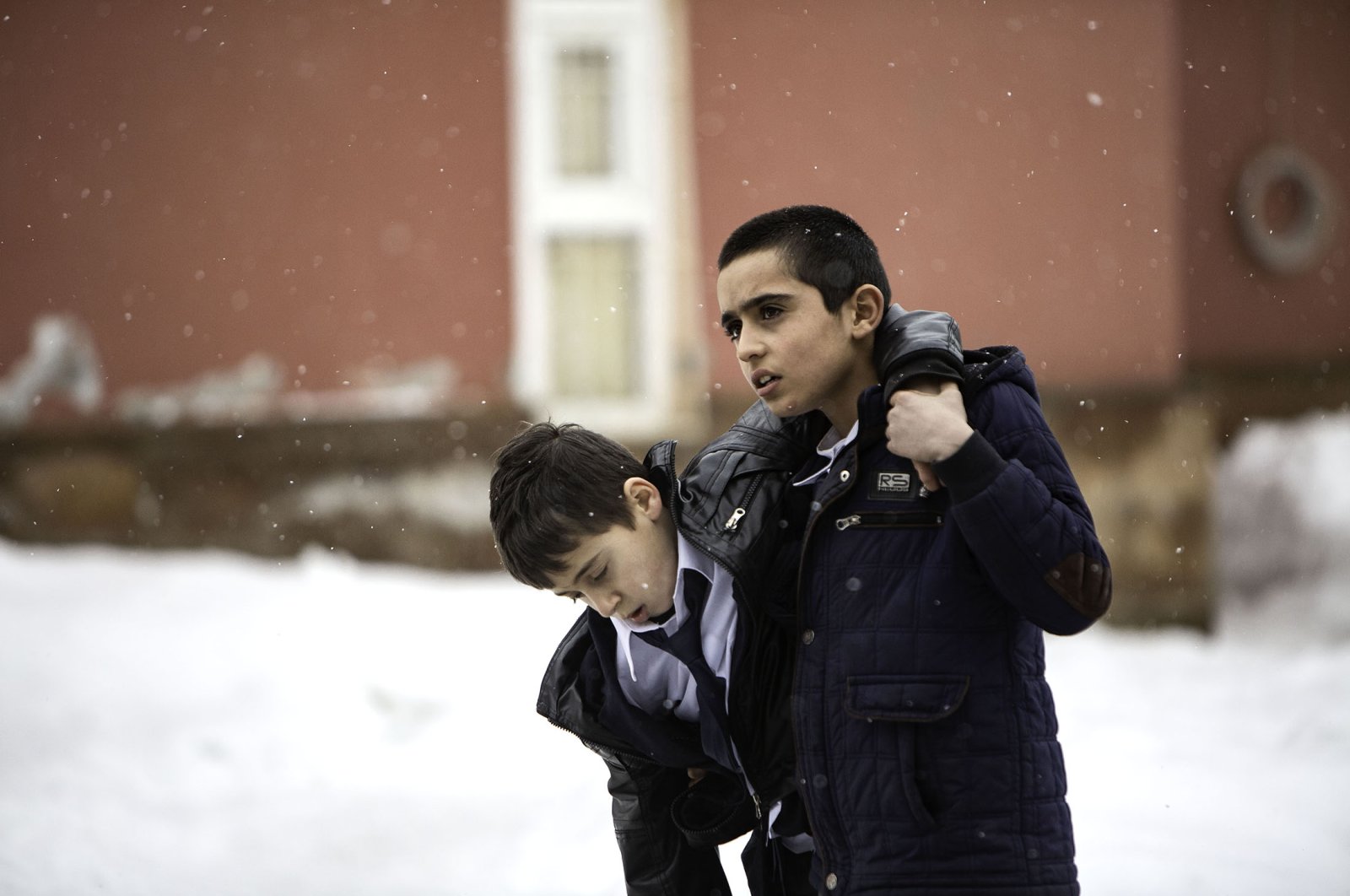 A still shot from the film "Okul Tıraşı" ("Brother's Keeper"). (Photo provided to the press)