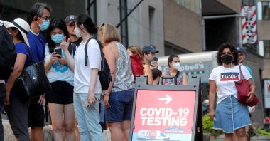 People line up for COVID-19 testing at a mobile testing van in New York City, U.S., Aug. 27, 2021. (Reuters Photo)