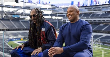 Snoop Dogg (L) and Dr. Dre are interviewed for the Pepsi Super Bowl LVI Halftime Show announcement at SoFi Stadium in Inglewood, California, U.S., Sept. 29, 2021. (NFL via AP, File)