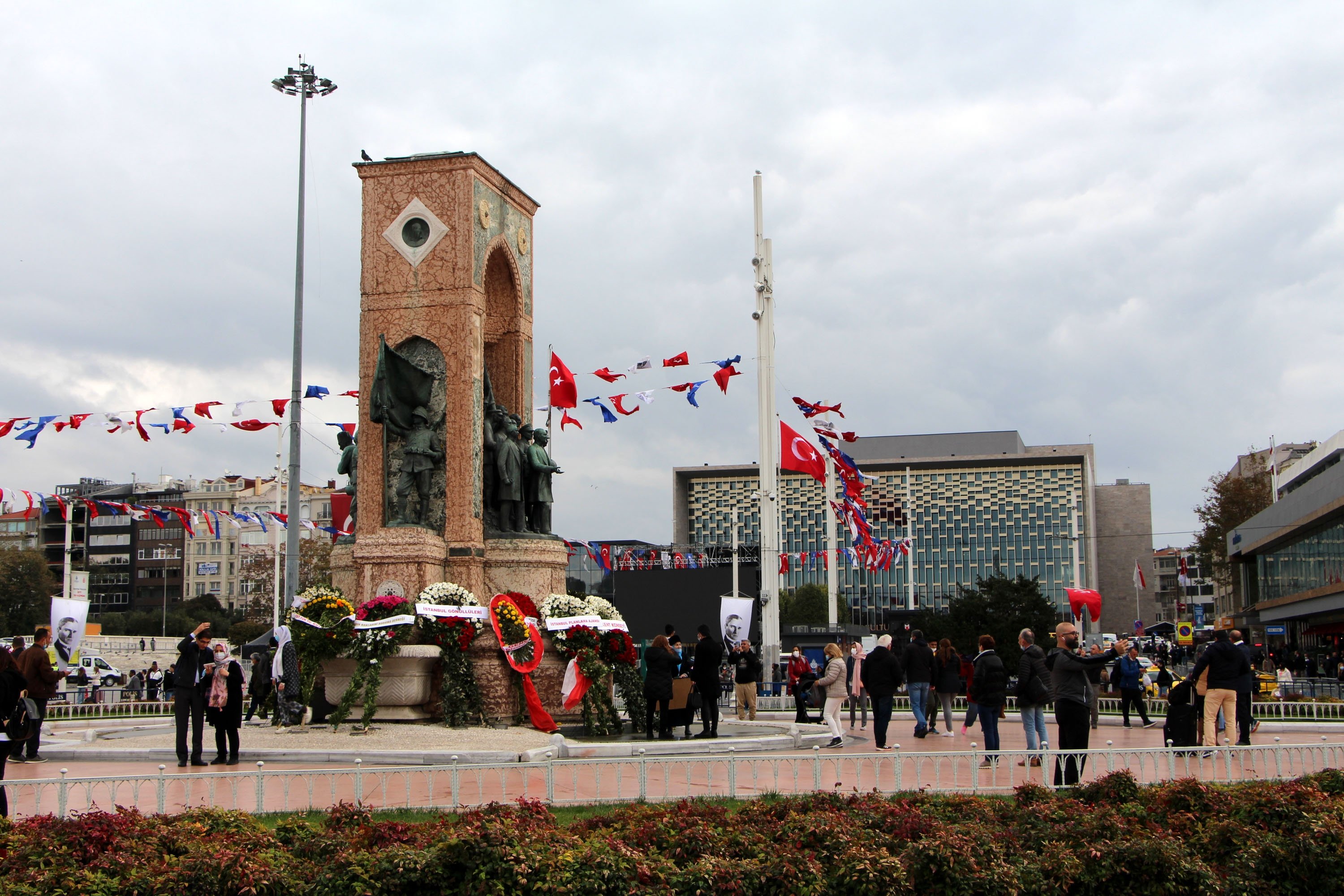 A view from the Republic Monument (L) and Atatürk Cultural Center in Taksim, Istanbul, Turkey, Oct. 29, 2021. (DHA)