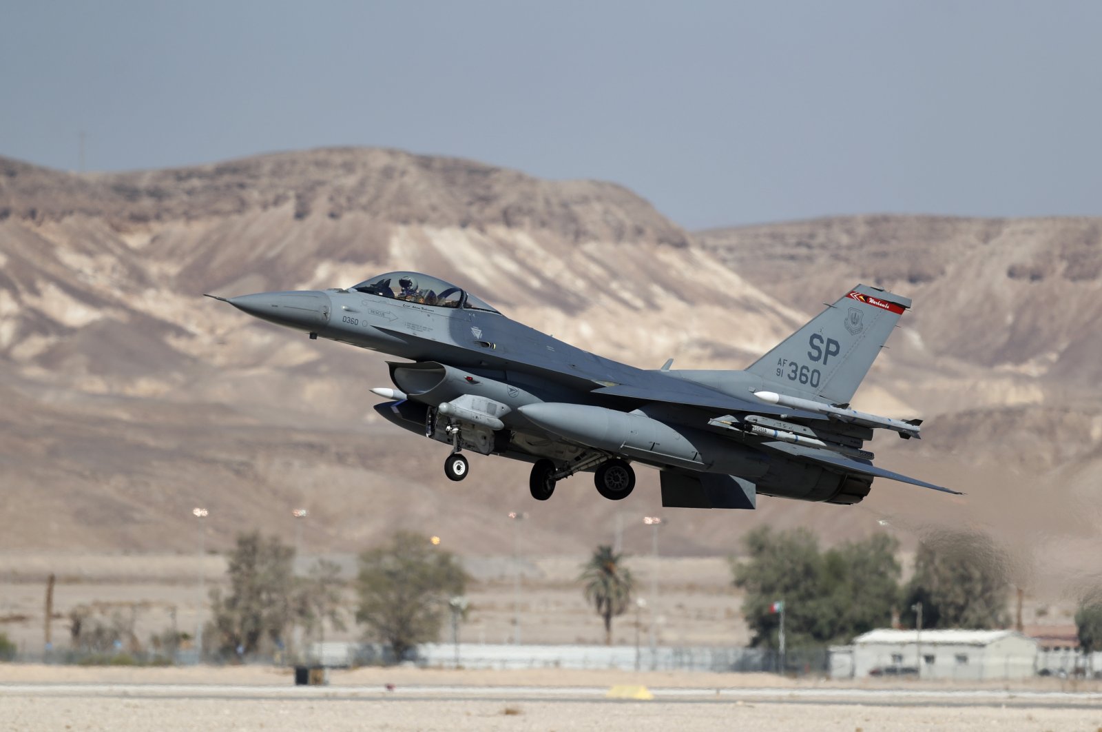 A U.S. F-16 aircraft takes off during the "Blue Flag" multinational air defense exercise at the Ovda air force base, north of the Israeli city of Eilat, Oct. 24, 2021. (EPA Photo)