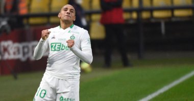 Saint-Etienne's Tunisian French midfielder Wahbi Khazri celebrates scoring his team's first goal during the French L1 football match between Metz (FC Metz) and Saint-Etienne at Saint-Symphorien stadium, in Longeville-les-Metz, France, Oct. 30, 2021. (AFP Photo)