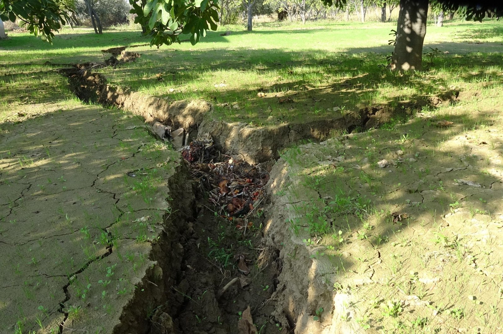 A crack in the ground can be seen in Germencik, Aydın, Turkey. (Photo by DHA)