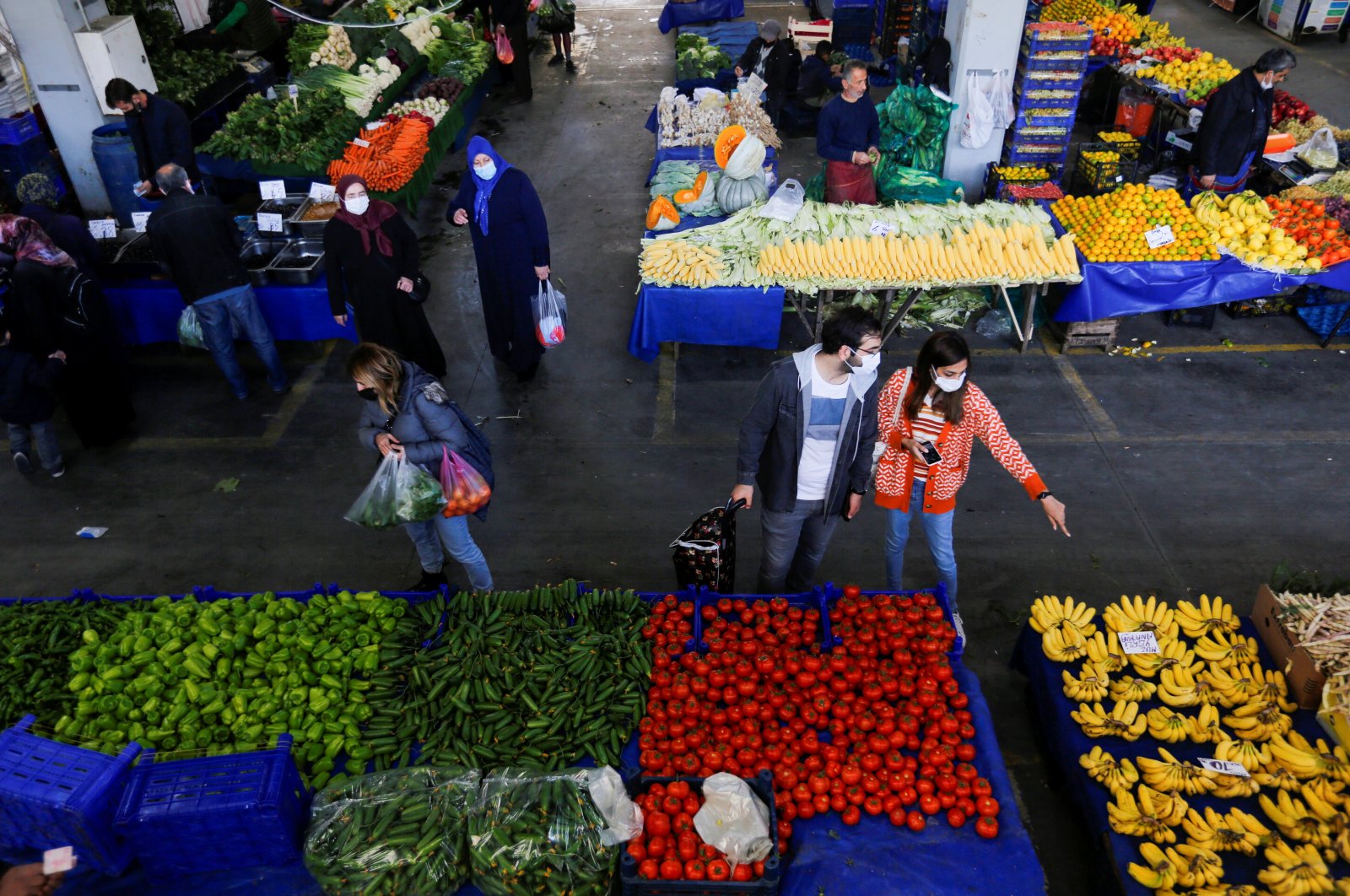 People shop in a bazaar in Istanbul, Turkey, Oct. 26, 2021. (Reuters Photo)