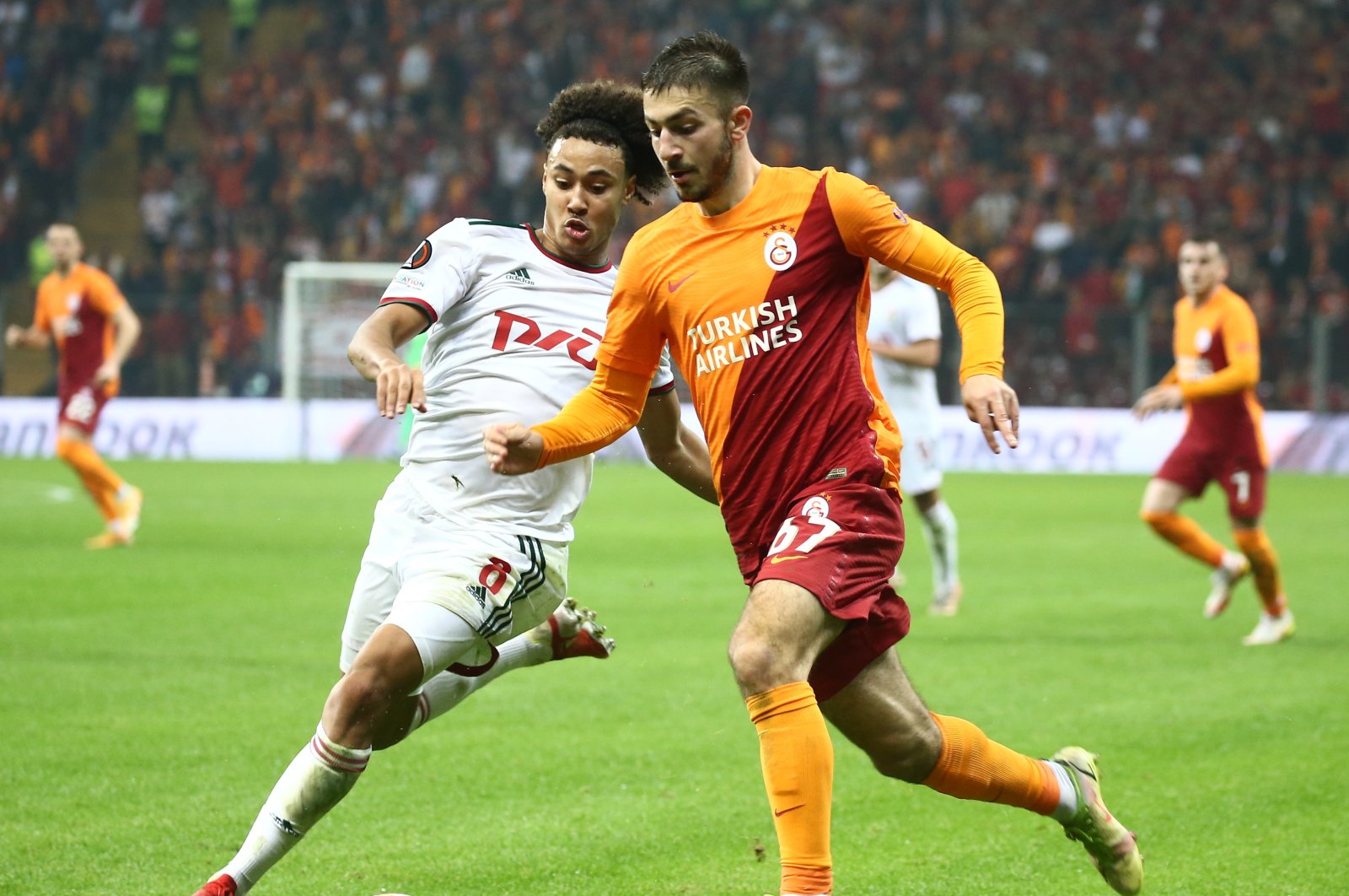 Galatasaray's Halil Dervişoğlu (R) in action during the UEFA Europa League match against Lokomotiv Moscow in Istanbul, Turkey, Nov. 4, 2021 (IHA Photo)