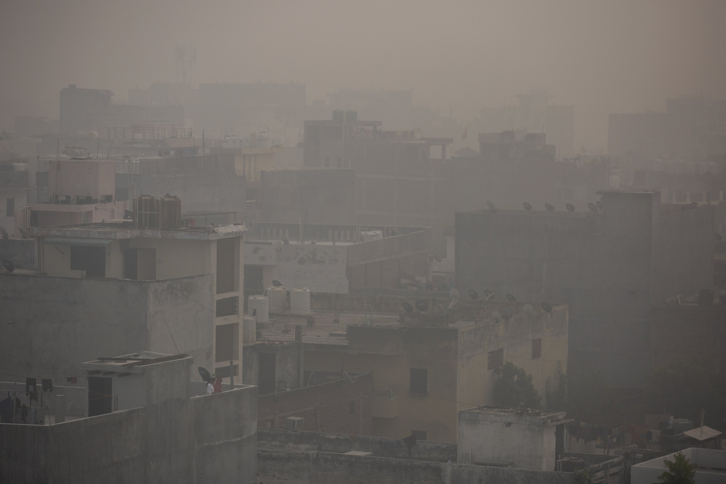 Morning haze and smog envelop the skyline in New Delhi, India, Nov. 5, 2021. (AP Photo)