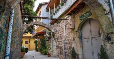  A street with traditional Antakya houses. (Shutterstock Photo) 
