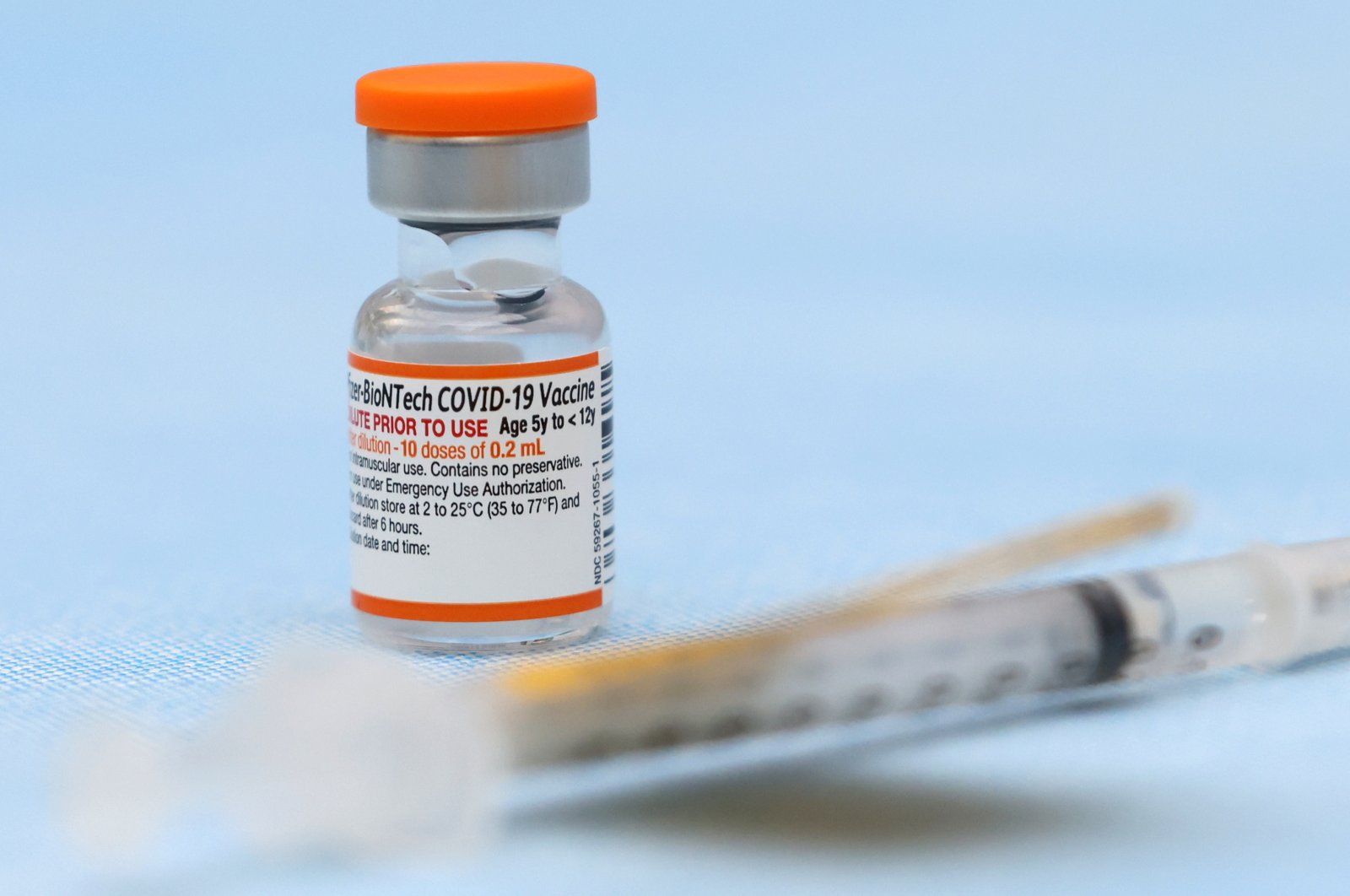 Suntikan penguat COVID-19: Apakah sama dengan vaksin asli?