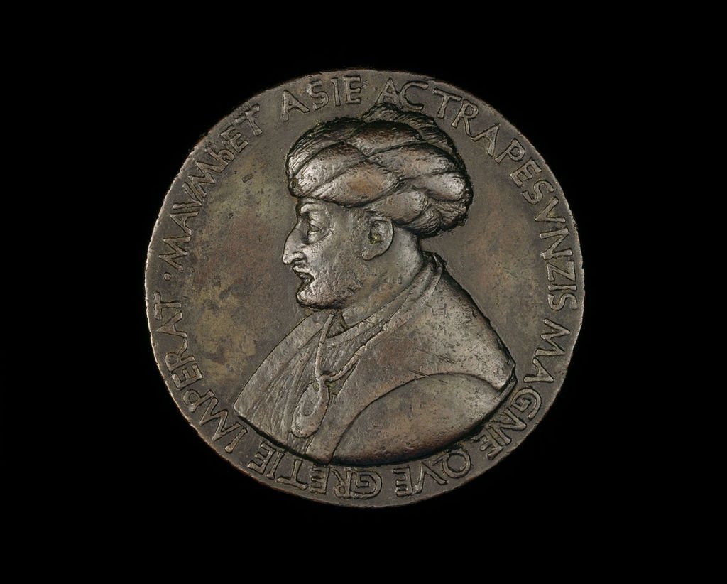 A bronze medal of Mehmed II by Bertoldo di Giovanni. (Wikimedia) 