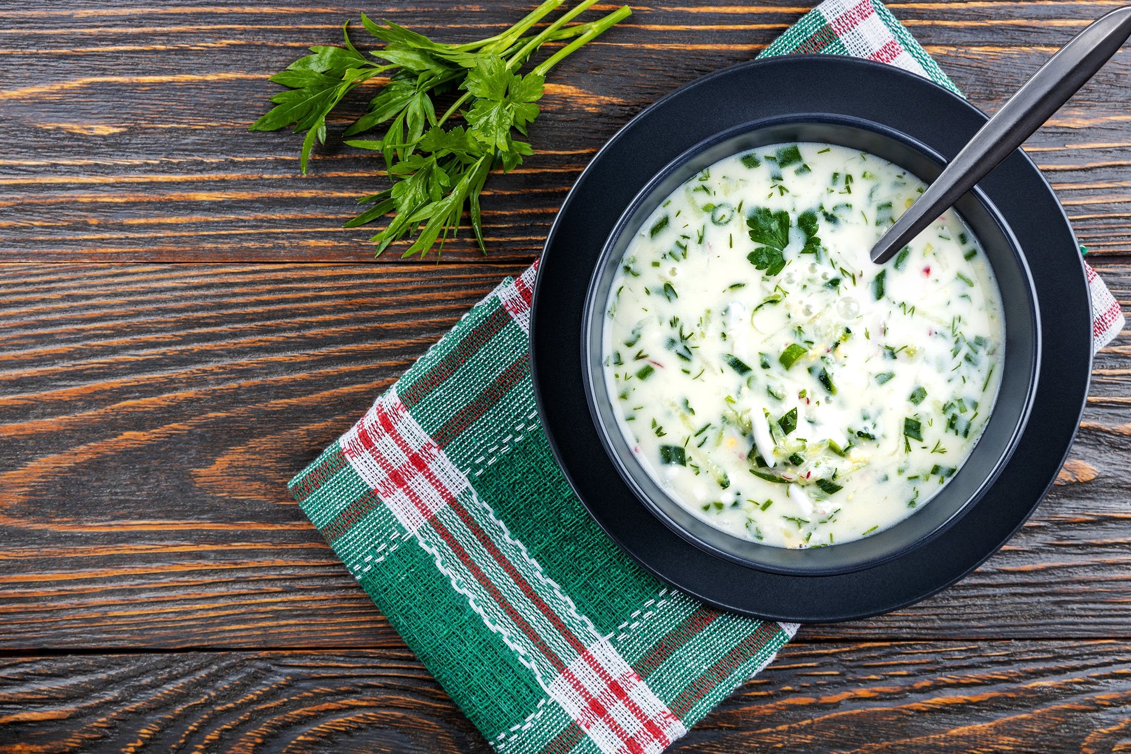 Enjoyed with bread, yogurt soup is a satisfying dinner by itself. (Shutterstock Photo)