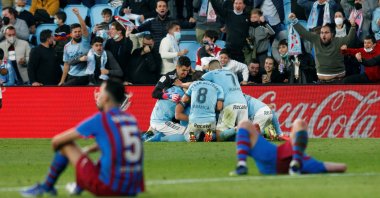 Celta de Vigo players celebrate after leveling 3-3 against Barcelona in a La Liga match at Balaidos stadium in Vigo, Galicia, northern Spain, Nov. 6, 2021. (EPA Photo)