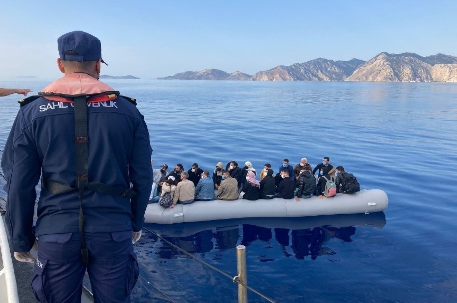 Pasukan keamanan menahan 21 migran gelap, menyelamatkan 7 di Aegean