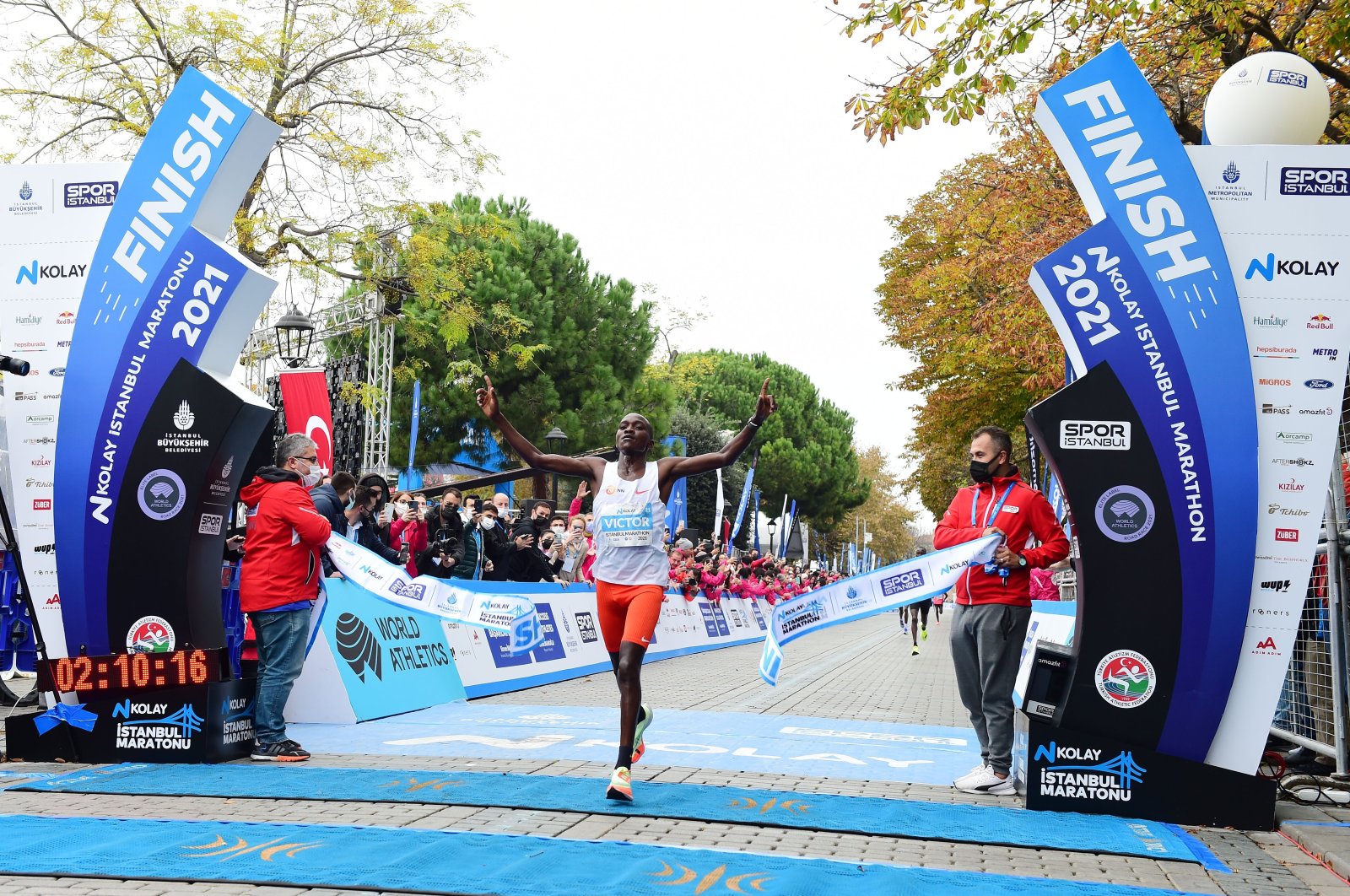 Uganda's Victor Kiplangat crosses the finish line to win the 43rd Istanbul Marathon men's race, Istanbul, Turkey, Nov. 7, 2021. (IHA Photo)