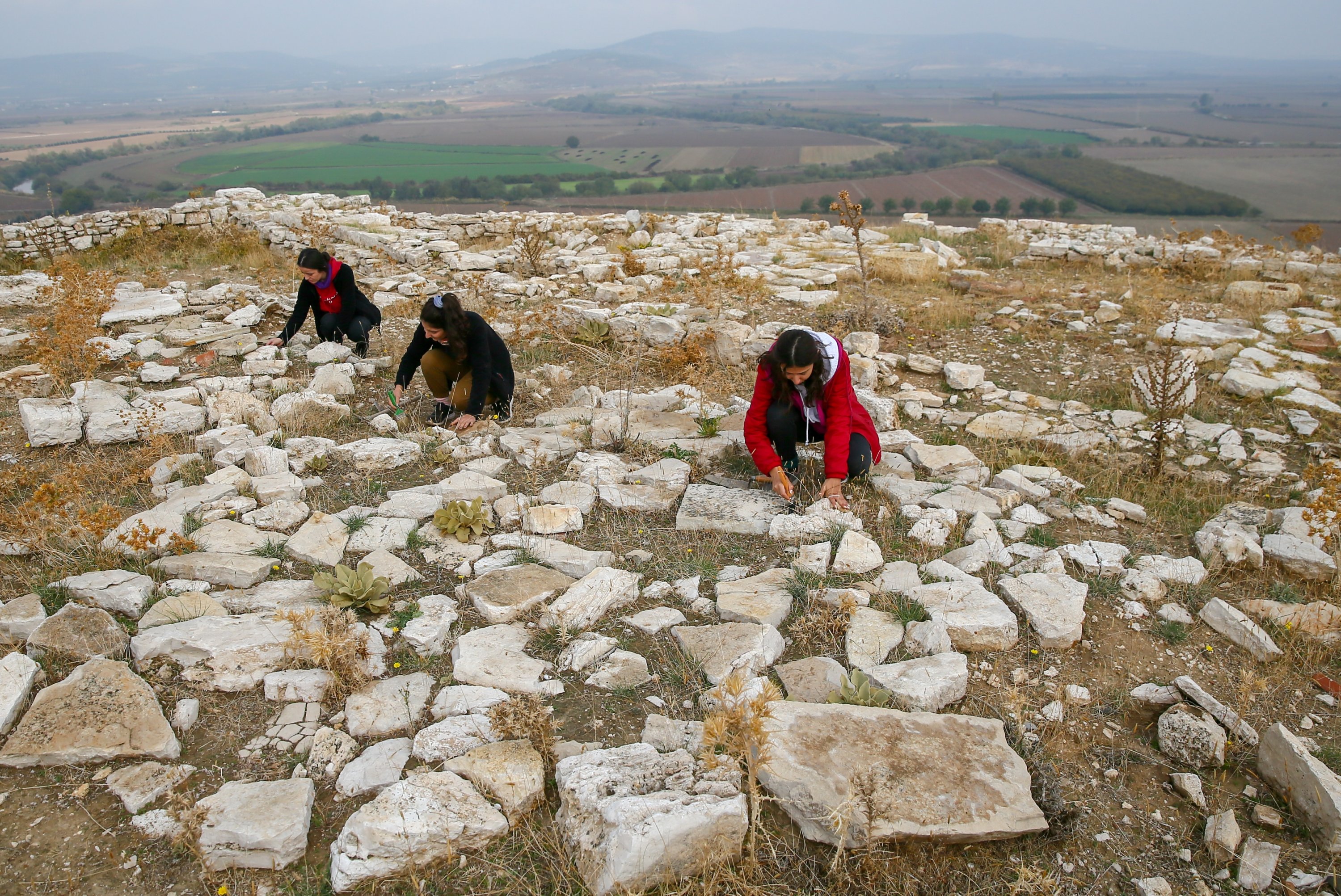 Archaeologists work in Panaztepe, Izmir, western Turkey, Nov. 7, 2021. (AA Photo) 