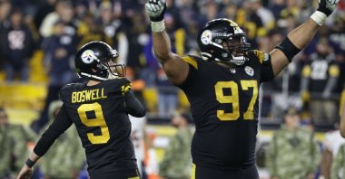 Pittsburgh Steelers defensive end Cameron Heyward (97) reacts after kicker Chris Boswell (9) kicks a game-winning field goal against the Chicago Bears at Heinz Field, Pittsburgh, Pennsylvania, U.S., Nov. 8, 2021. (Charles LeClaire-USA TODAY Sports via Reuters)