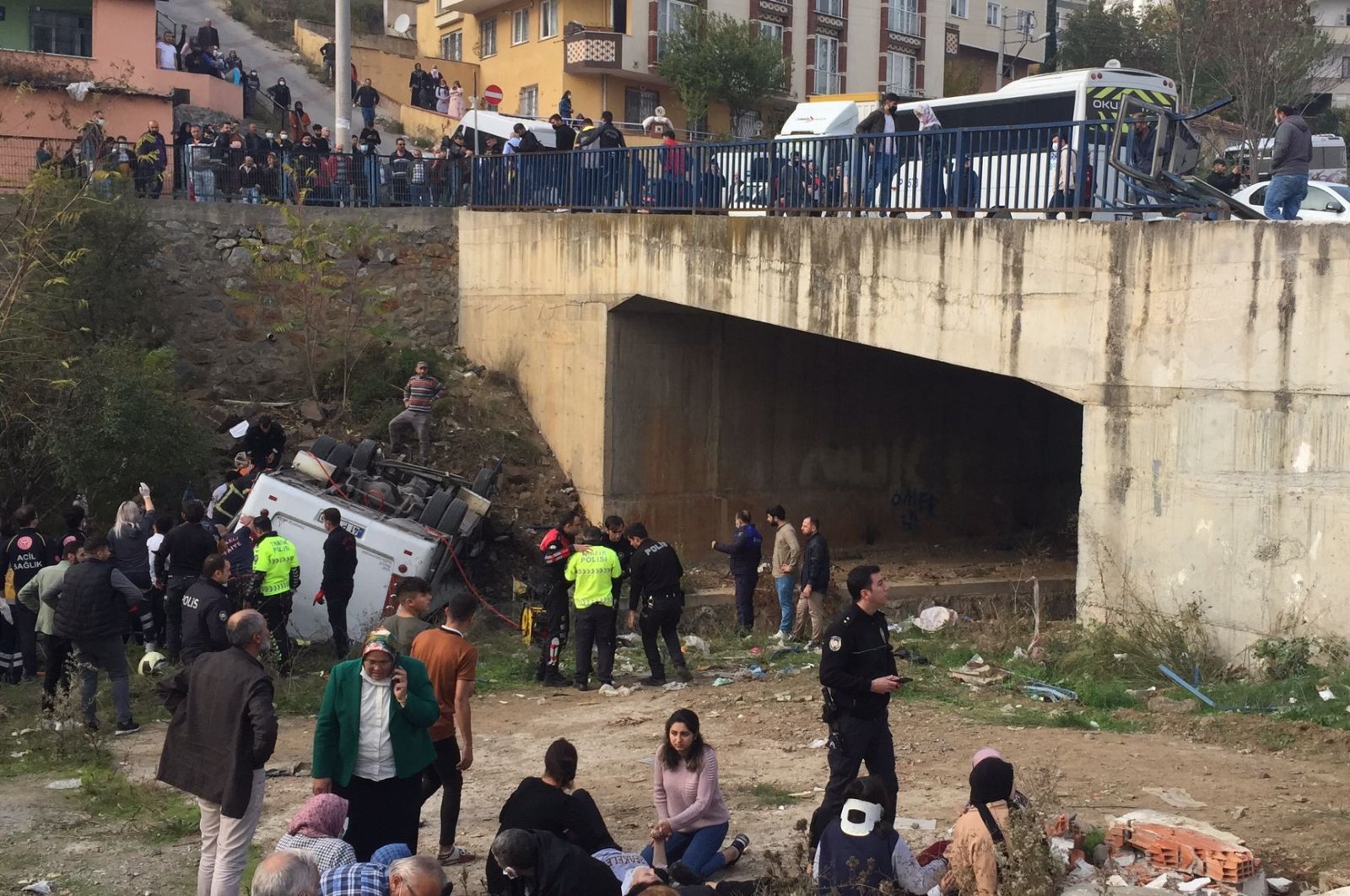 Pesawat ulang-alik siswa jatuh ke sungai di Gebze Turki NW, 2 tewas
