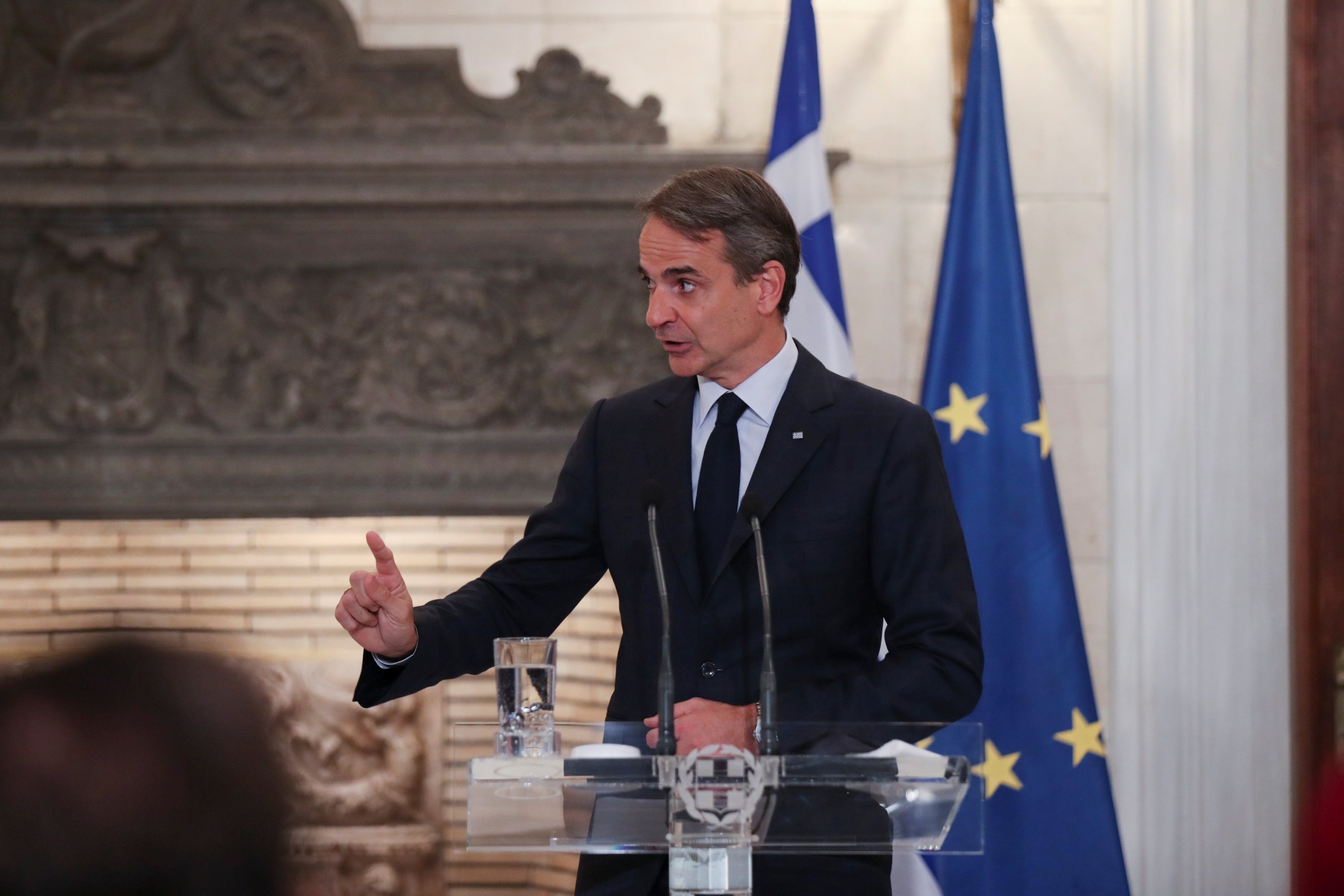 PM Mitsotakis accused of 'lies,' defends Greece's migrant policy | Daily Sabah