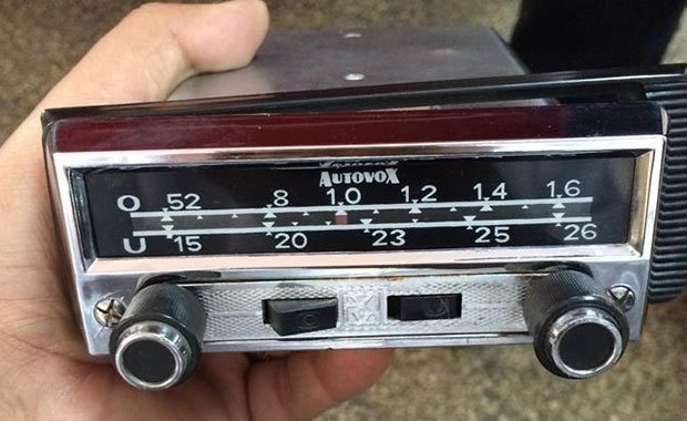 An original Fiat car radio used in Paşam Sezer's restored Fiat-Tofaş Murat 124, Istanbul, Turkey, Nov. 8, 2021. (Sabah Photo)