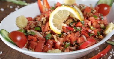 Turkish çoban salad. (Shutterstock Photo) 