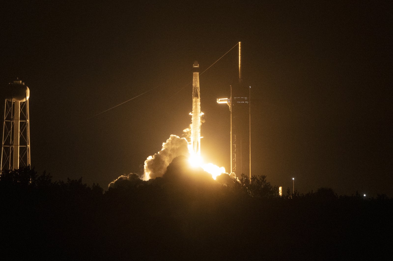 SpaceX mengirim orang ke-600 ke luar angkasa dalam 60 tahun