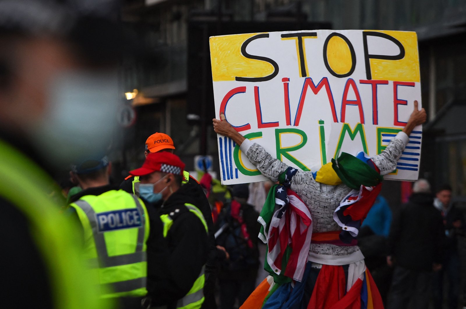 Litigasi dari perusahaan bahan bakar fosil mengancam aksi iklim