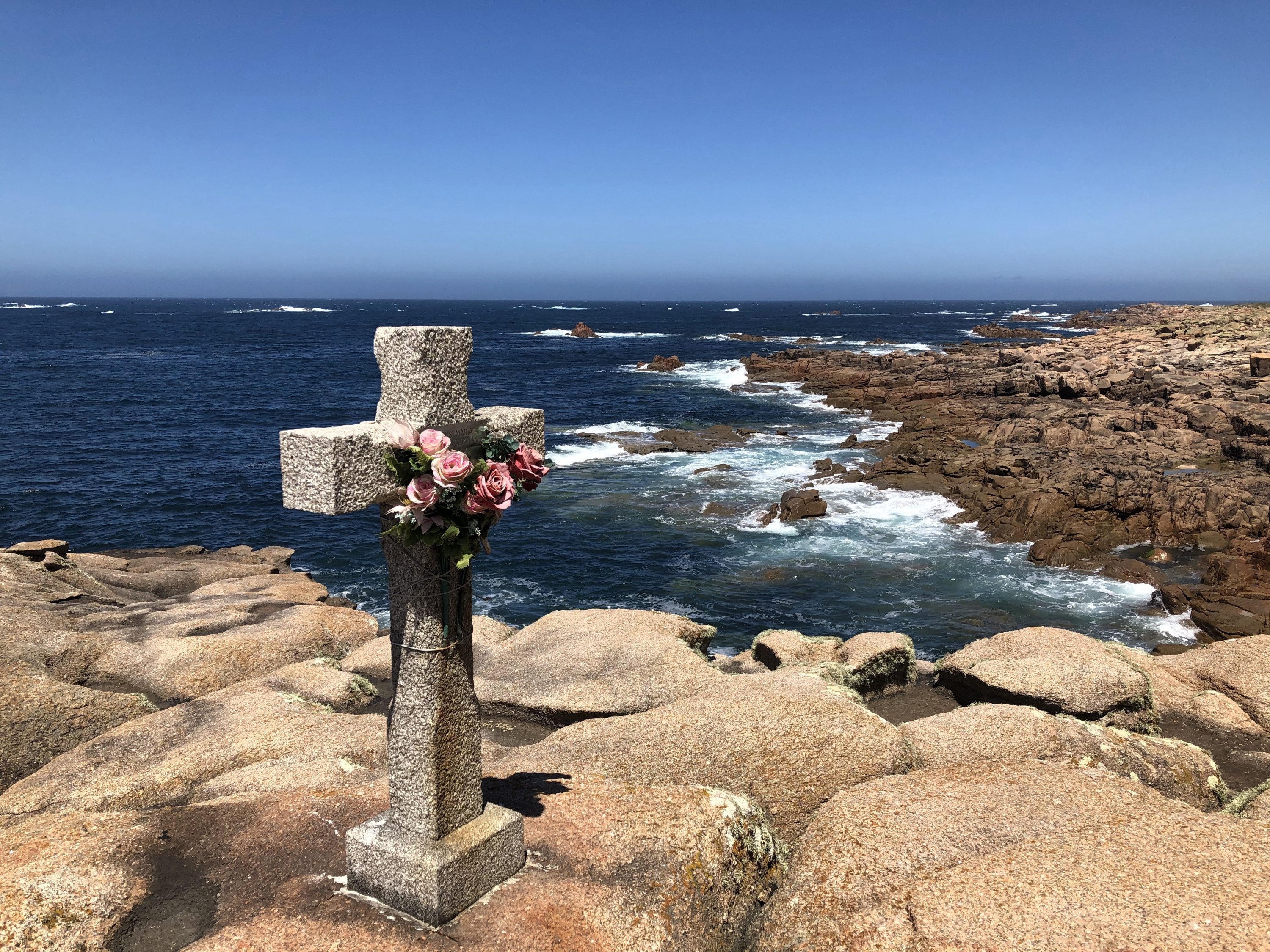  The cemetery in Camarinas commemorates the many people who died in English shipwrecks at Galicia's Costa da Morte. (dpa Photo) 