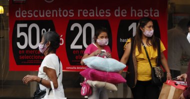Several people make purchases on the occasion of "Good End" season, in Mexico City, Mexico, Nov. 11, 2021. (EPA Photo)