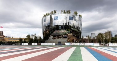 A view of the new mirrored facade of the art storage depot of Museum Boijmans van Beuningen, Rotterdam, the Netherlands, August 2021. (Shutterstock)