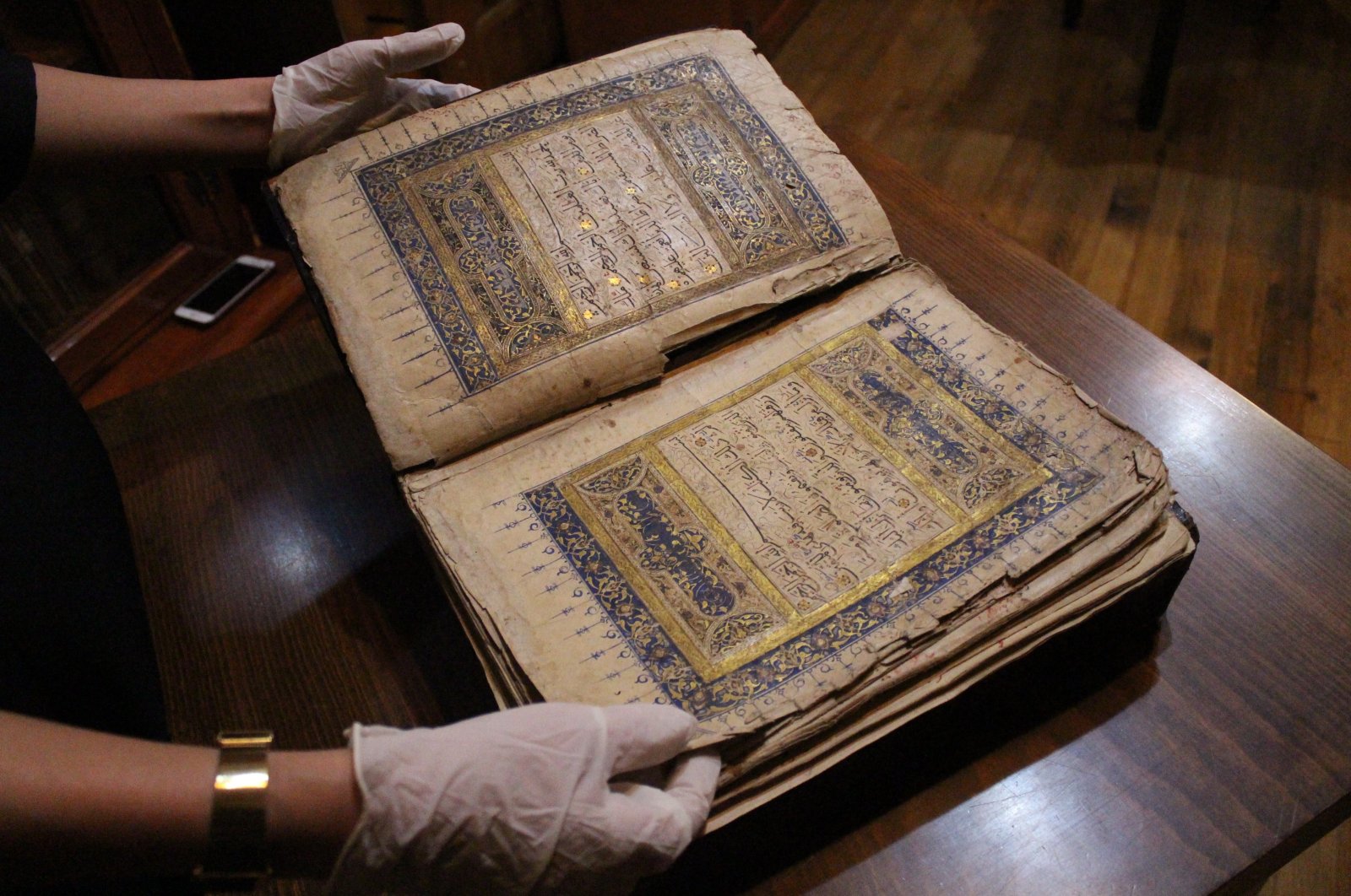 A photo of two pages of the six-century-old handwritten Quran at the Ziya Bey Yazma Eserler Kütüphanesi (Ziya Bey Manuscripts Library), Sivas, central Turkey, Nov. 15, 2021. (IHA Photo)