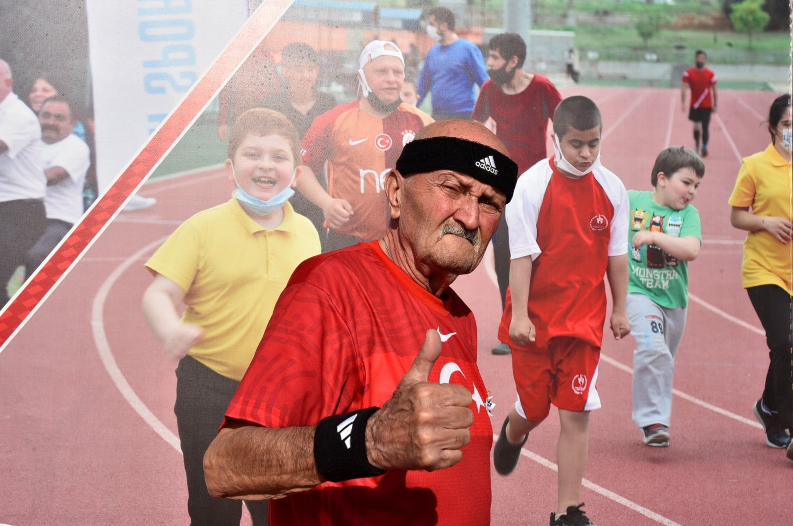 Turkish marathon runner Ahmet Kahveci, 74, continues to take part in running events all over Turkey despite his advanced age, Mersin, Turkey, Nov. 16, 2021. (IHA Photo)
