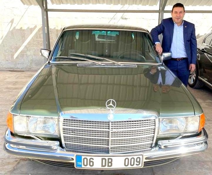 The 1982 Mercedes-Benz that Devlet Bahçeli gifted to Harran Mayor Mahmut Özyavuz, Harran, Turkey, Oct. 7., 2021 (Sabah Photo)