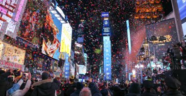 New York will welcome back fully vaccinated revelers for New Year's Eve in Times Square. (Shutterstock Photo) 

