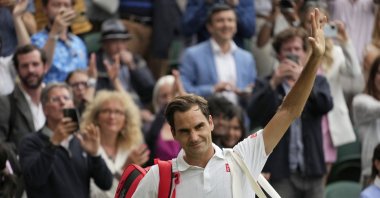 Roger Federer leaves the court after a match in London, England, July 7, 2021. (AP PHOTO)