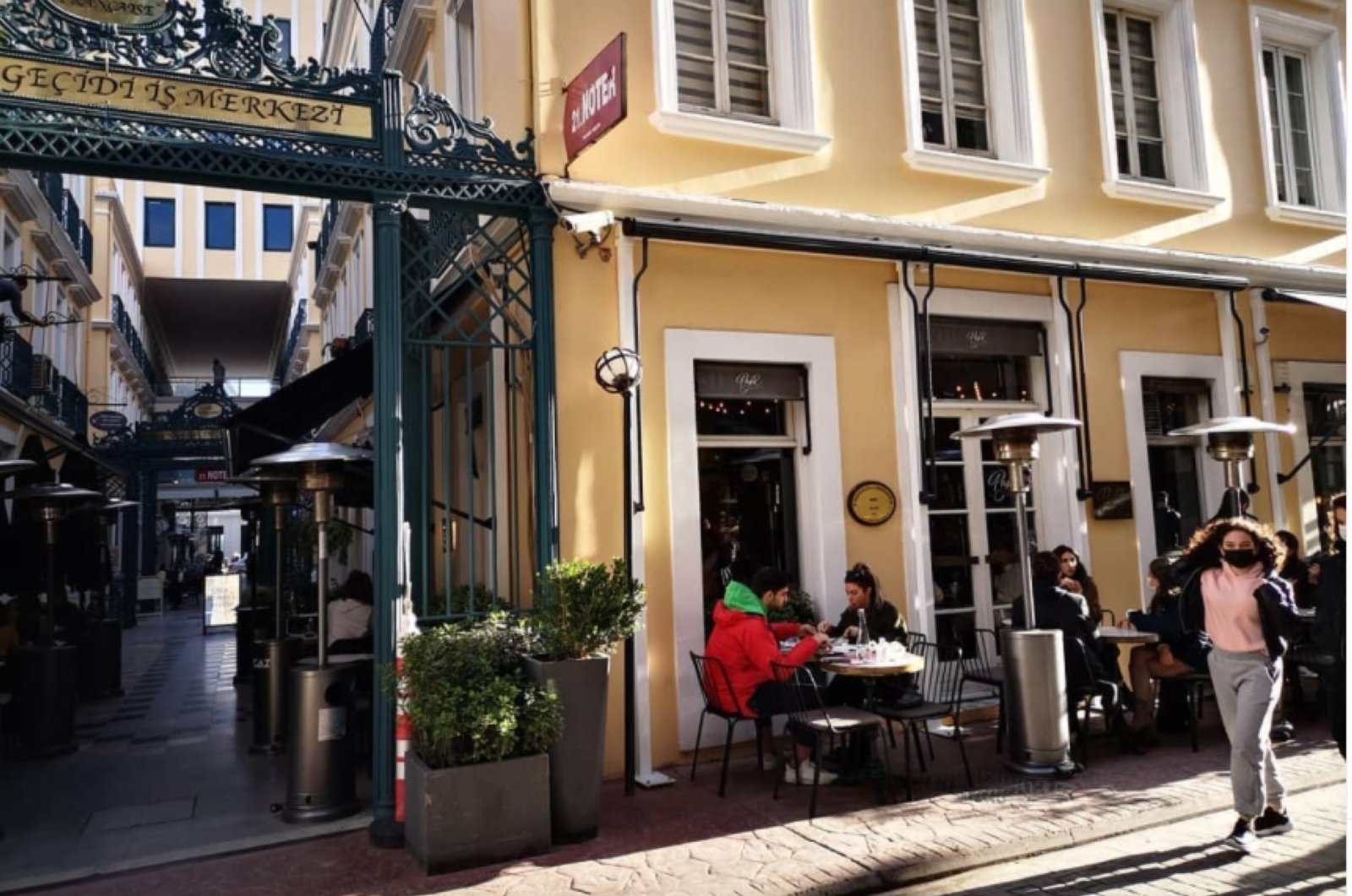 napoli in karakoy out at paps italian daily sabah