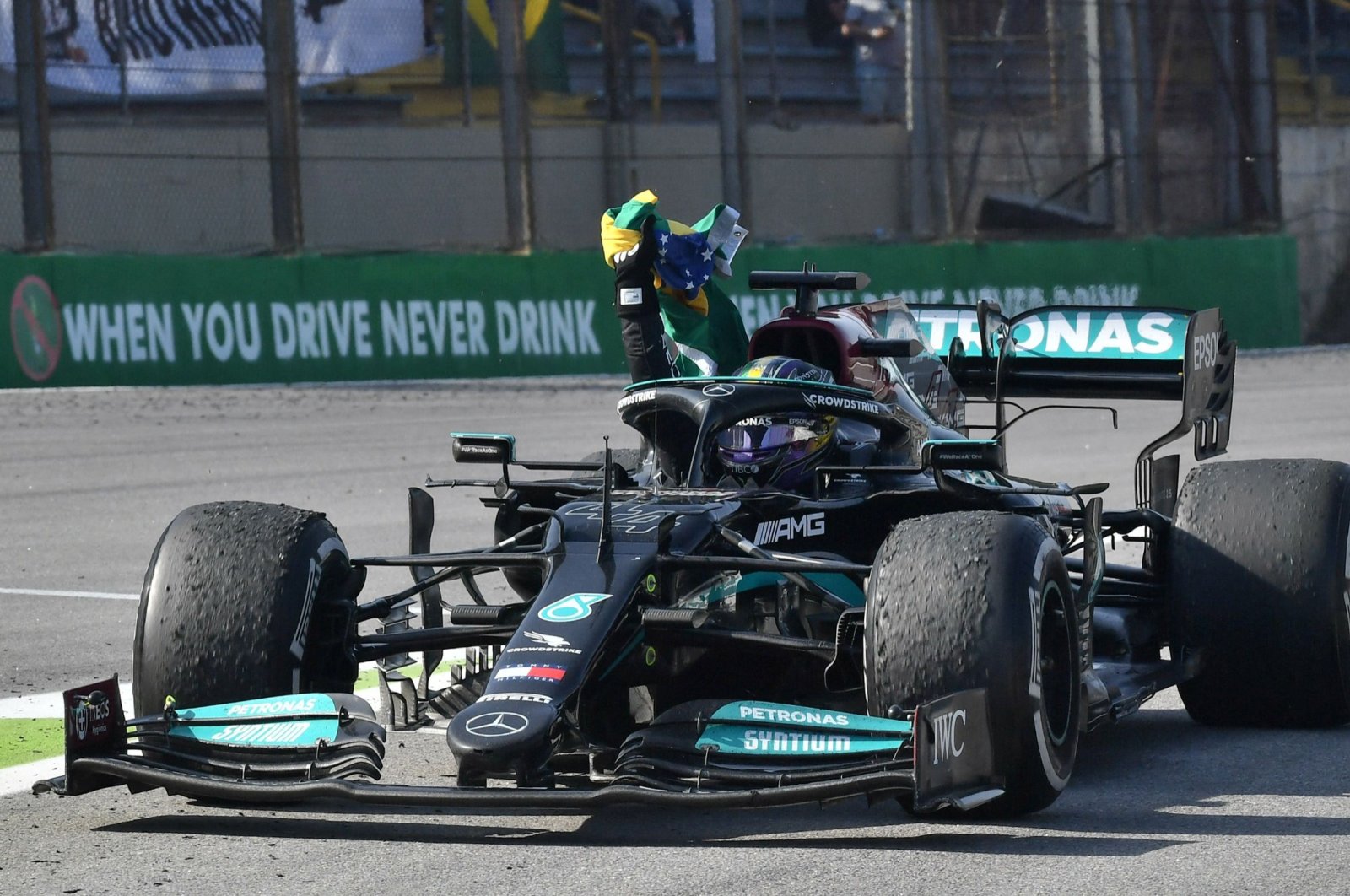 Lewis Hamilton mengejar kemenangan di GP Qatar