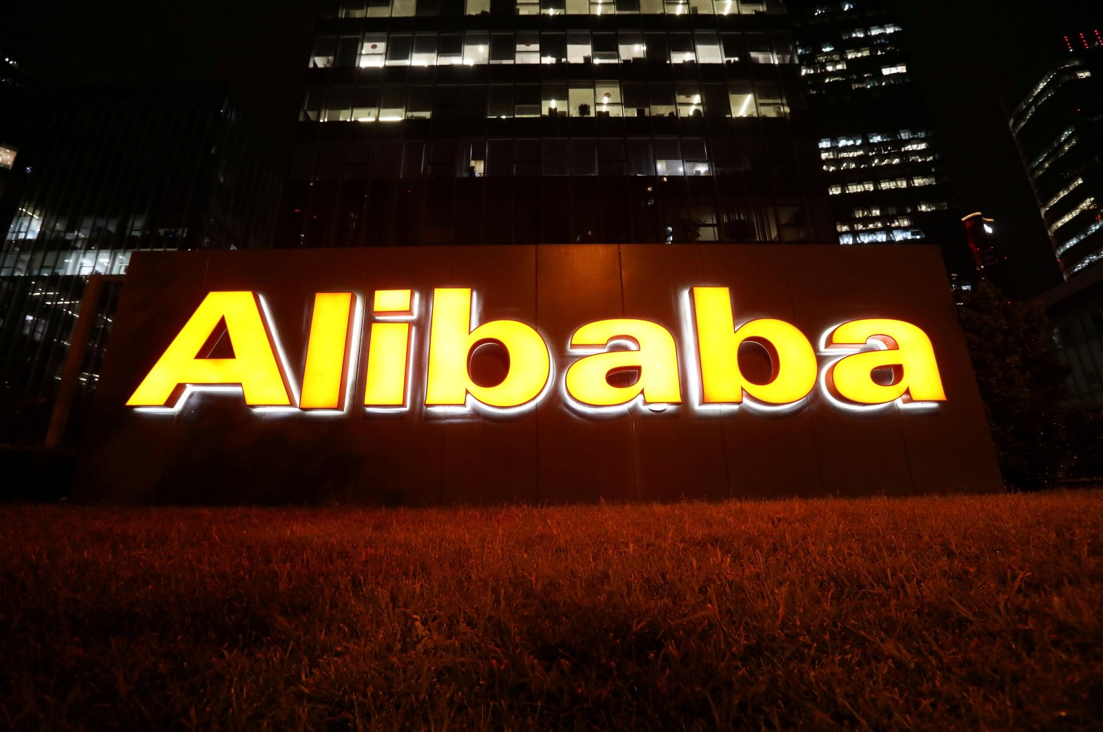 Alibaba mengharapkan pendapatan tumbuh paling lambat sejak 2014
