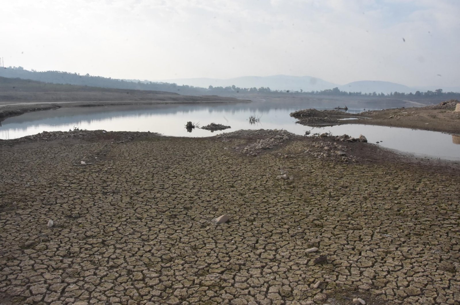A partly dried dam reservoir in the aftermath of reduced precipitation, in Muğla, southwestern Turkey, Nov. 18, 2021. (DHA Photo)