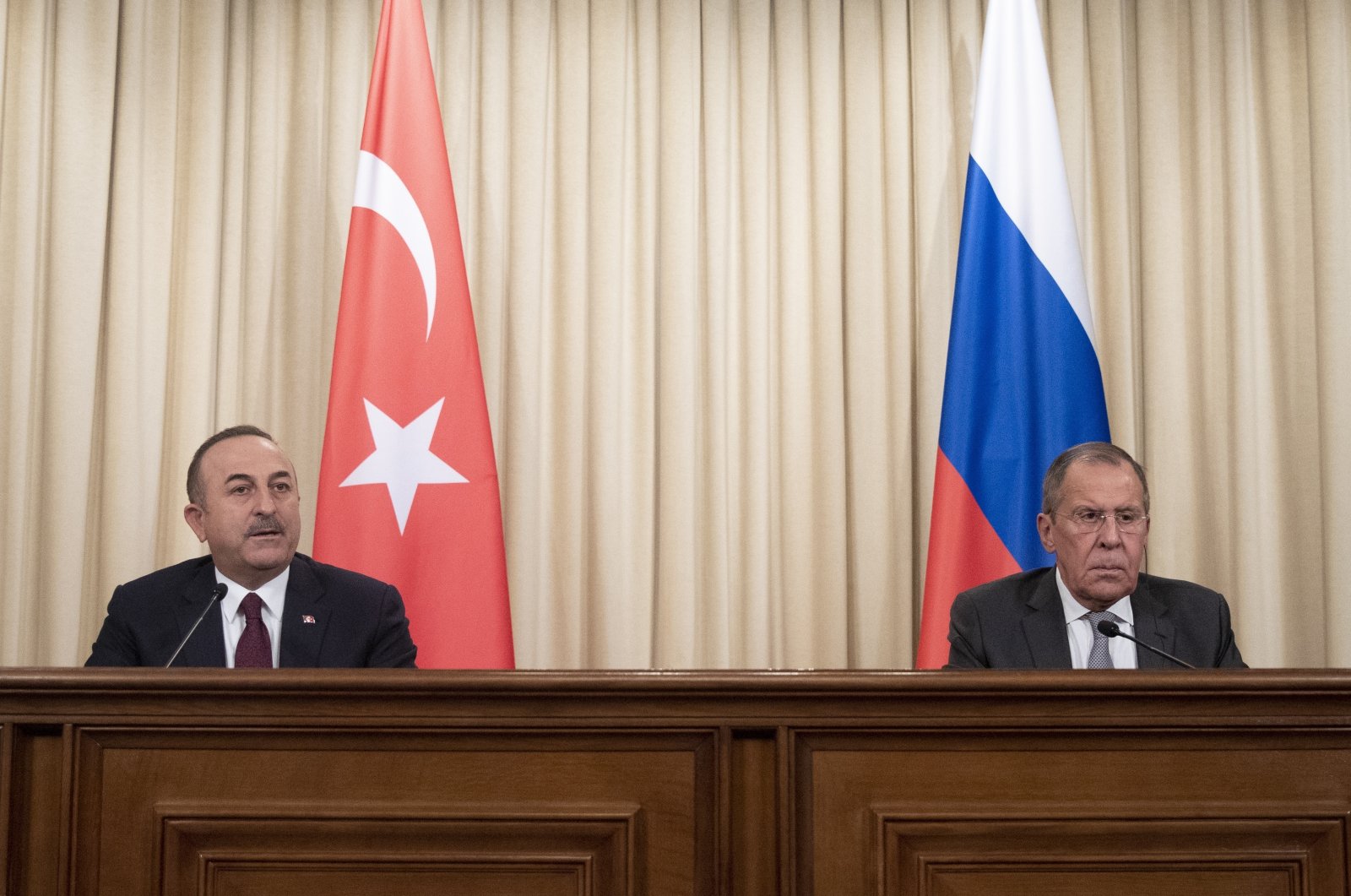 Foreign Minister Mevlüt Çavuşoğlu (L) and Russian Foreign Minister Sergey Lavrov attend a joint news conference following their talks in Moscow, Russia, Jan. 13, 2020. (AP File Photo)