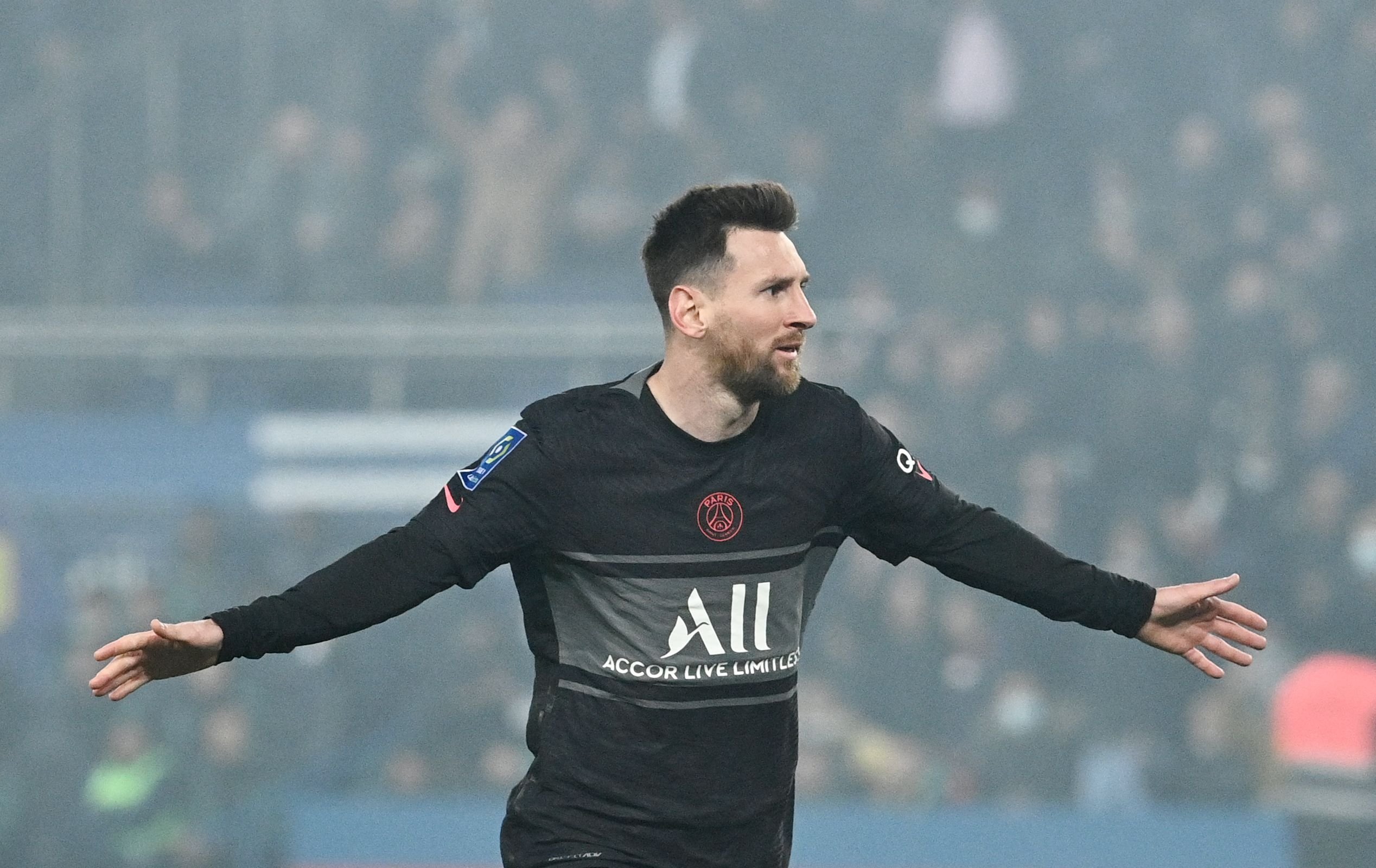 Messi scores 1st goal in Ligue 1 as 10-man PSG defeats Nantes